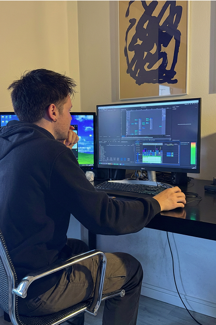 <subject>city skyline at dusk [background image]</subject>